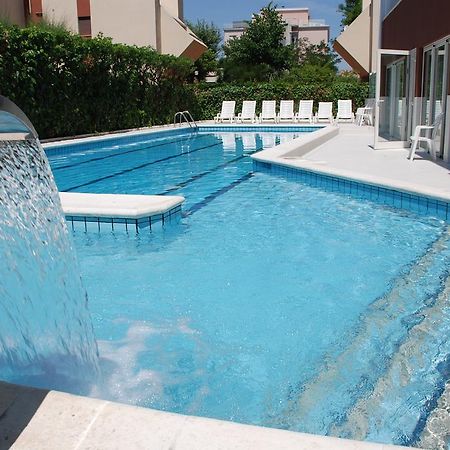 Noha Suite Hotel Riccione Bagian luar foto