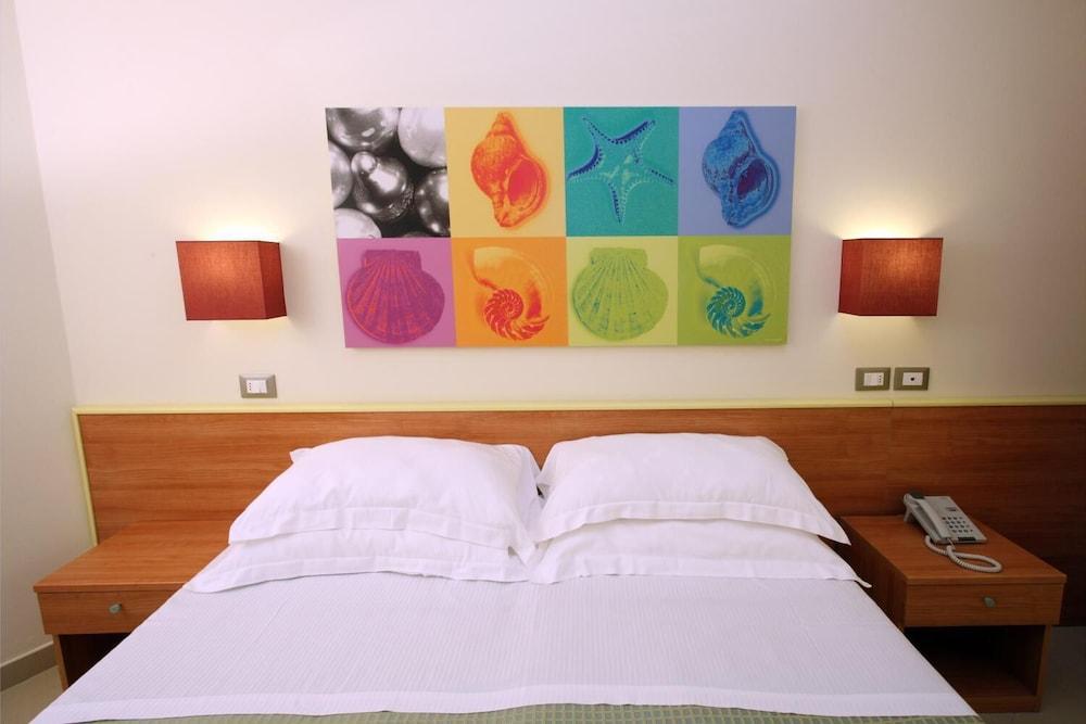 Noha Suite Hotel Riccione Bagian luar foto