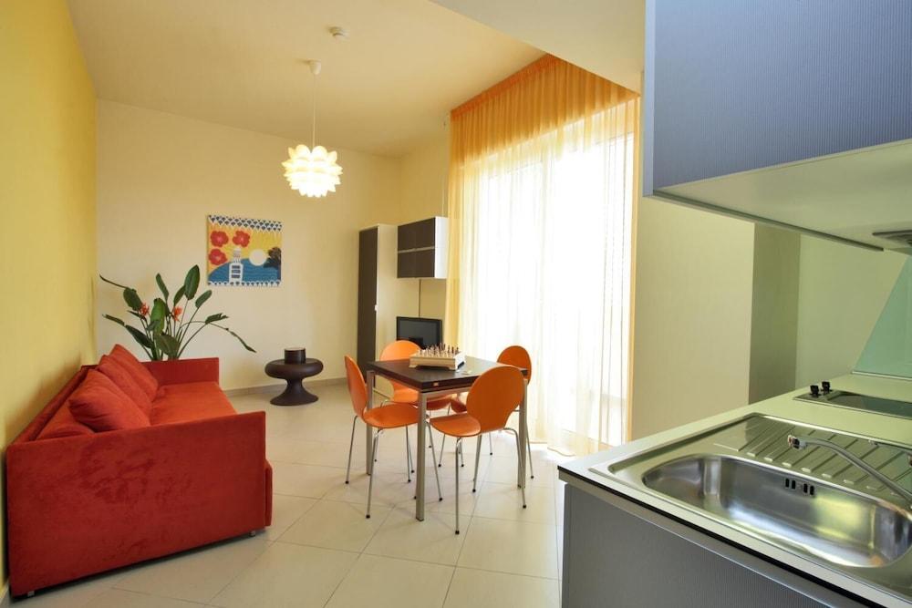 Noha Suite Hotel Riccione Bagian luar foto