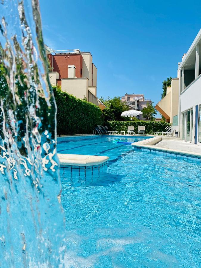 Noha Suite Hotel Riccione Bagian luar foto