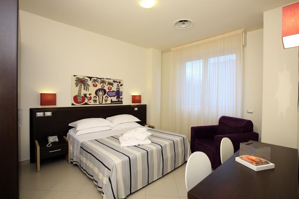 Noha Suite Hotel Riccione Bagian luar foto